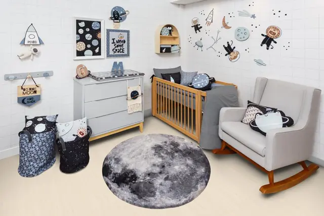 Quarto de bebê com tapete de lua
